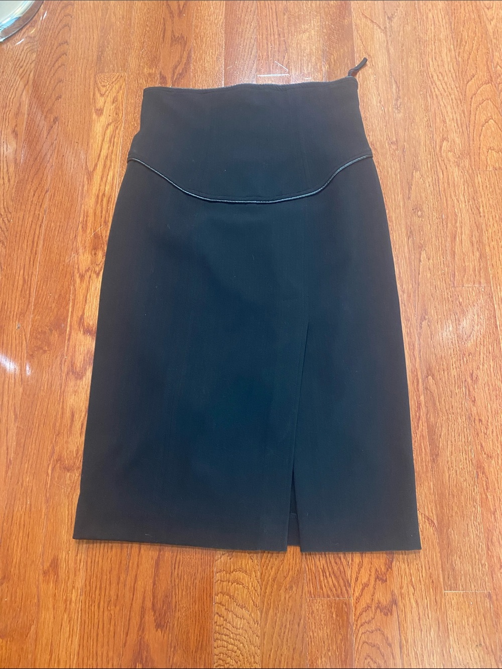 Classic Black High-Waist Pencil Skirt with Leather trim